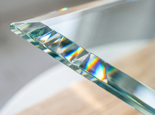 Баннер фацет на стекле