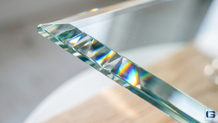 Баннер фацет на стекле