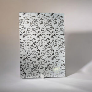 Фото зеркало с узором модель Вьюн цвет серебро